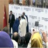 Dekan Erdoğan'ın elini öpmek isteyince... Dekan Erdoğan'ın elini öpmek isteyince...