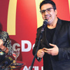 Emrah acılı tavukları bitirdi Emrah acılı tavukları bitirdi