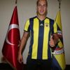 İmzayı attı, gol sözü verdi İmzayı attı, gol sözü verdi