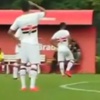Video: Muslera'nın Elinden Kurtulamadı! Video: Muslera'nın Elinden Kurtulamadı!