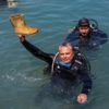 Antalya'da denizin dibi temizlendi Antalya'da denizin dibi temizlendi