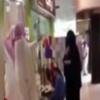 Elleri yüzünden alışveriş merkezinden kovuldu Elleri yüzünden alışveriş merkezinden kovuldu