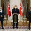 Cumhurbaşkanı Erdoğan, Avusturya’daki terör saldırısında kahraman olan iki Türk’ü kabul etti Cumhurbaşkanı Erdoğan, Avusturya’daki terör saldırısında kahraman olan iki Türk’ü kabul etti