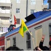 Trene PKK flaması astılar Trene PKK flaması astılar