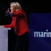 Aşırı sağcı Le Pen mitinginde protesto Aşırı sağcı Le Pen mitinginde protesto