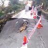 Sarıyer'de yol çöktü