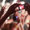 Konserlerde telefon kullanımına tepki Konserlerde telefon kullanımına tepki