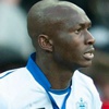 Mbia imzayı attı Mbia imzayı attı