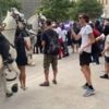 ABD’de atlı polis göstericiyi ezdi ABD’de atlı polis göstericiyi ezdi