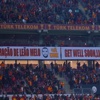 Tribünlere 'Aslan yürekli Melo' pankartı
