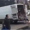 Beklediği paket gelmeyince... Beklediği paket gelmeyince...