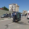 Otomobil Köprüden Uçtu: 2 Yaralı Otomobil Köprüden Uçtu: 2 Yaralı