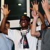 Michy Batshuayi imzayı atıyor Michy Batshuayi imzayı atıyor