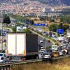 Uzatma tatilciler trafiği kilitledi