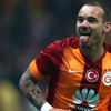Sneijder atıyor Galatasaray kazanıyor