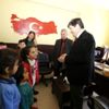 Rektör Amca, toplanan kitapları Kıyıdüzü köyü ilkokuluna ... Rektör Amca, toplanan kitapları Kıyıdüzü köyü ilkokuluna ...