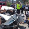 Yolcu otobüsüne çarpan otomobilde can pazarı: 1 ölü