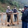 Koronavirüse karşı mahalle girişine kapı taktılar Koronavirüse karşı mahalle girişine kapı taktılar