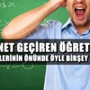 Öğrencilerinin gözü önünde bileklerini kesti!