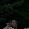 Aç kalan ayı kapıya dayandı Aç kalan ayı kapıya dayandı