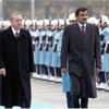 Katar Emiri'ni karşılama töreninde ilginç anlar! Katar Emiri'ni karşılama töreninde ilginç anlar!