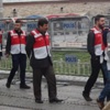 İstanbul polisine kırmızı yelek İstanbul polisine kırmızı yelek