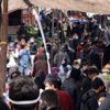 Esenyurt'ta sokağa çıkma yasağı alışverişi izdihama neden oldu Esenyurt'ta sokağa çıkma yasağı alışverişi izdihama neden oldu