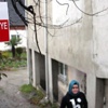 Bozuk yola tabelalı tepki