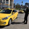 Kadıköy de trafik polisleri, korona virüs denetimlerini ... Kadıköy de trafik polisleri, korona virüs denetimlerini ...