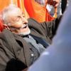 Bastonla saldırdığı polise sonra teşekkür etti
