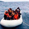 Yunanistan'a kaçarken botta ikiz doğurdu Yunanistan'a kaçarken botta ikiz doğurdu
