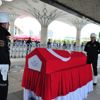 Şehit komiser yardımcısı son yolculuğuna uğurlandı Şehit komiser yardımcısı son yolculuğuna uğurlandı