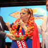 Kibariye, 'Domates güzeli' seçildi Kibariye, 'Domates güzeli' seçildi