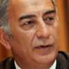 Adnan Polat trafik kazası geçirdi Adnan Polat trafik kazası geçirdi