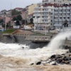 Karadeniz fırtınaya teslim oldu Karadeniz fırtınaya teslim oldu