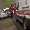 Otomobil istinat duvarına çarptı: 2 ölü, 3 yaralı