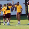 Galatasaray'ın Panathinaikos 11'i belli oldu! Yeni transferler taraftarla buluşuyor Galatasaray'ın Panathinaikos 11'i belli oldu! Yeni transferler taraftarla buluşuyor