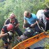 Ormanlık alana düşen yamaç paraşütçüsü kurtarıldı Ormanlık alana düşen yamaç paraşütçüsü kurtarıldı
