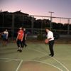 Başkan Yılmaz, gençlerle basketbol oynadı
