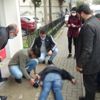 Bankamatik kuyruğunda fenalaşan adam hayatını kaybetti! Yere yığıldığı anlar kameraya yansıdı Bankamatik kuyruğunda fenalaşan adam hayatını kaybetti! Yere yığıldığı anlar kameraya yansıdı