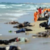 Libya'da cesetler kıyıya vurdu Libya'da cesetler kıyıya vurdu