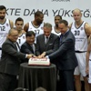 Beşiktaş, Sompo Japan Sigorta ile sponsorluk anlaşması imzaladı Beşiktaş, Sompo Japan Sigorta ile sponsorluk anlaşması imzaladı