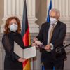 Güher ve Süher Pekinel kardeşlere Almanya Liyakat Nişanı