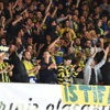 Genç Fenerbahçeliler'den Aziz Yıldırım'a protesto Genç Fenerbahçeliler'den Aziz Yıldırım'a protesto