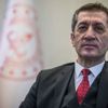 Afişlere bile yansıyan ‘seçmeli’ baskısına Bakan’dan şaşırtıcı yorum Afişlere bile yansıyan ‘seçmeli’ baskısına Bakan’dan şaşırtıcı yorum