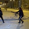 Diyarbakırlılar kartopu oynayarak eğlenceli dakikalar ... Diyarbakırlılar kartopu oynayarak eğlenceli dakikalar ...