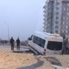 Karayolu çöktü çukura düştüler