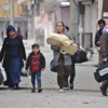 Çatışmalardan kaçıp camide yaşamaya başladılar