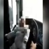 Bir aylık bebeğini direksiyona bağladı - İzle Bir aylık bebeğini direksiyona bağladı - İzle