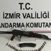 İzmir'de durdurulan minibüsten kalaşnikof çıktı